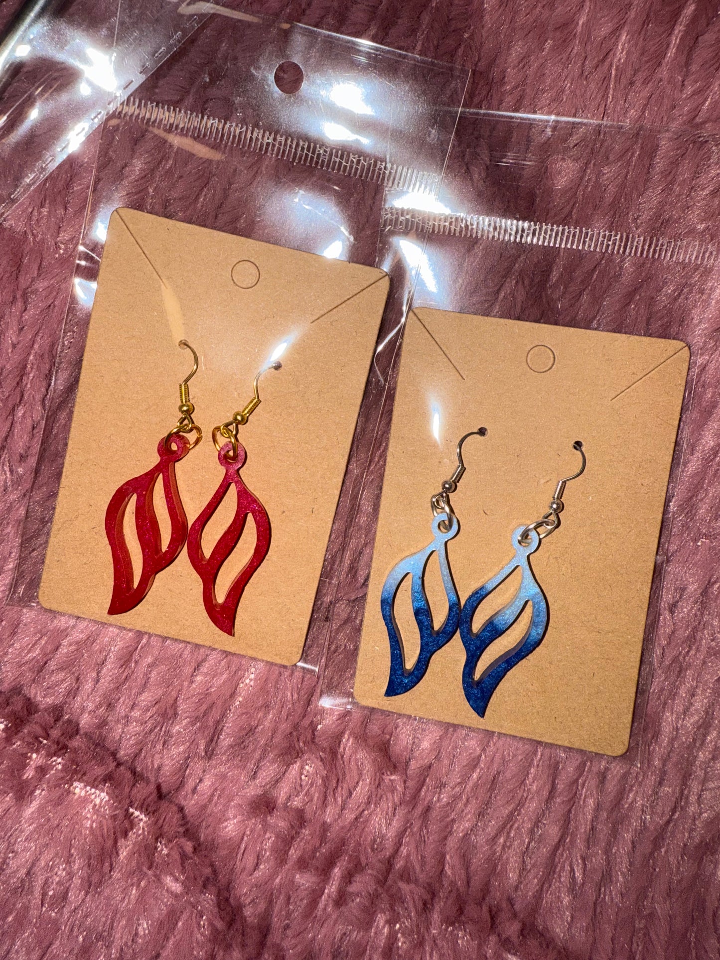Feather Outline Earrings